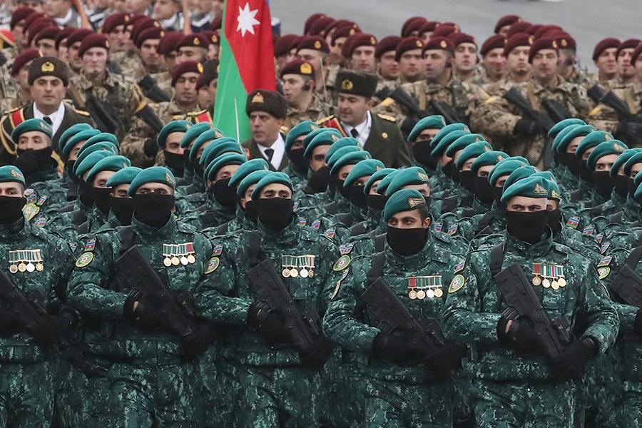 На фото:&nbsp;части азербайджанской армии на военном параде в Баку